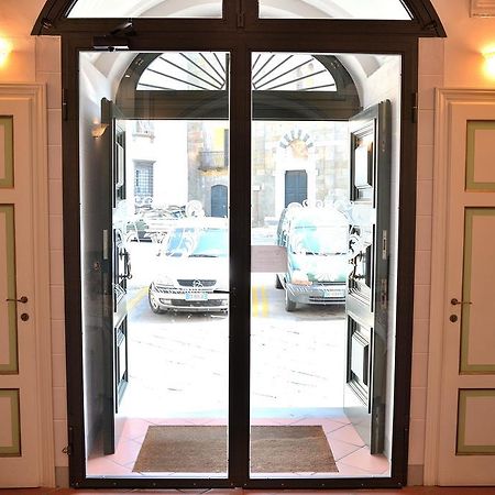 Dimora Dei Guelfi Luxury Rooms Лука Екстериор снимка