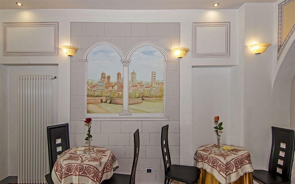 Dimora Dei Guelfi Luxury Rooms Лука Екстериор снимка