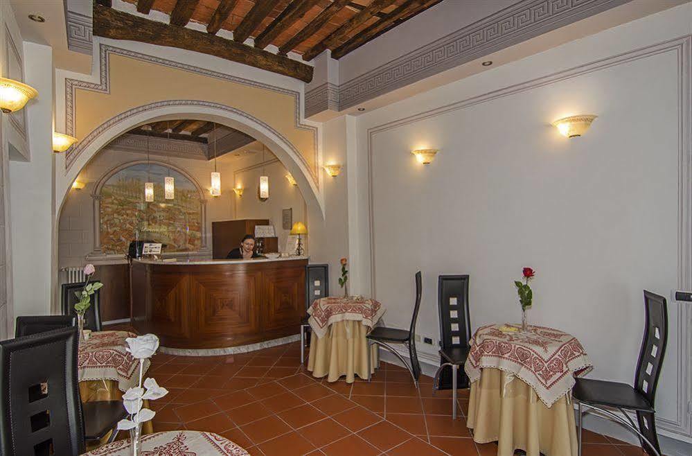 Dimora Dei Guelfi Luxury Rooms Лука Екстериор снимка