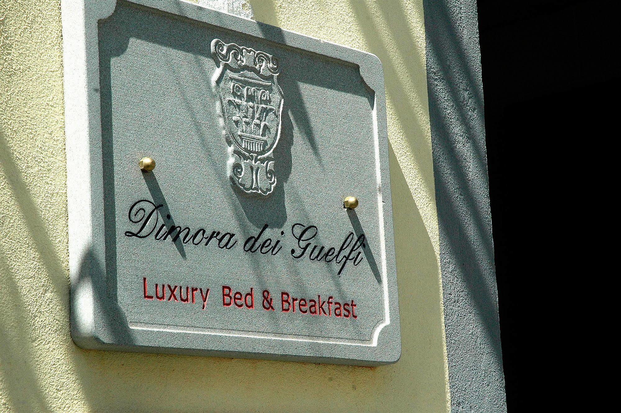 Dimora Dei Guelfi Luxury Rooms Лука Екстериор снимка